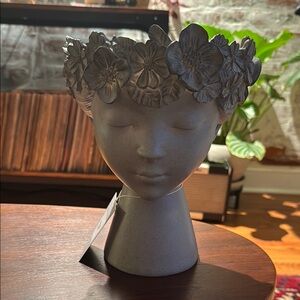 Floral Gray Head Planter